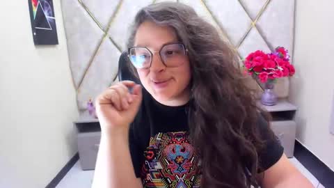 Snapshot of sara_thonson_ chatting on 5, 5, 2026 sara_thonson_ online show from 5, 5, 2026