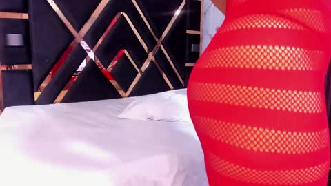 Snapshot of sara_tourner chatting on 1, 10, 2025 sara_tourner online show from 1, 10, 2025