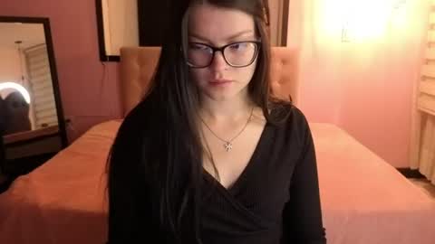 sara_valderrama_ online show from 11, 6, 2026
