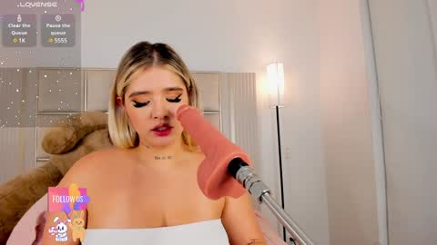 Snapshot of saraa_milleer chatting on 20, 1, 2025 Sara Miller online show from 20, 1, 2025