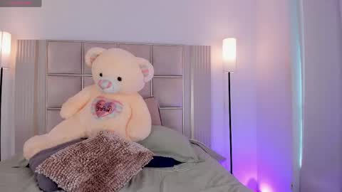 Sara Miller  online show from 22, 4, 2026