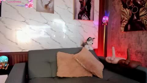 Snapshot of saraawolff chatting on 7, 10, 2025 Sara Wolff online show from 7, 10, 2025