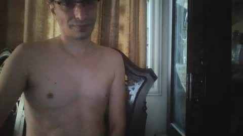 Snapshot of saraclit chatting on 9, 4, 2026 pass kika online show from 9, 4, 2026