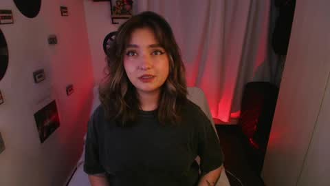 Snapshot of sarah_cuteeyes chatting on 5, 4, 2026 Sara online show from 5, 4, 2026