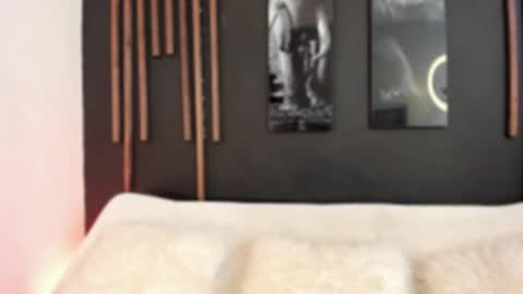     online show from 17, 12, 2024