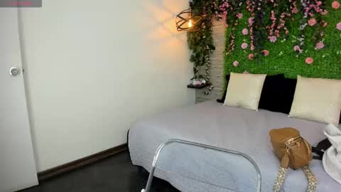 Sarah Deyvis online show from 19, 11, 2025