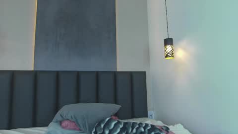 Snapshot of sarahevans__ chatting on 12, 3, 2025 Sarah Evans online show from 12, 3, 2025