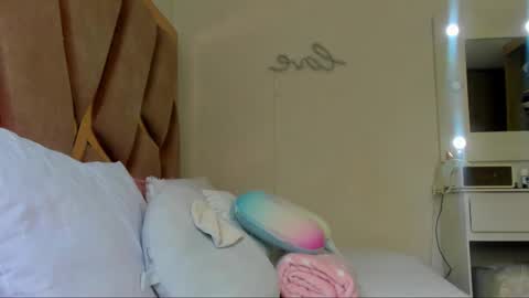 sarahhensoon online show from 19, 11, 2025