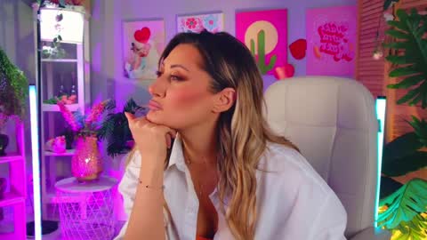 Divine Sarah NONUDE model online show from 13, 4, 2026