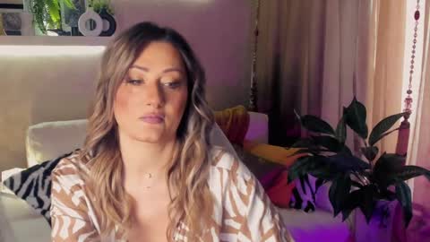 Divine Sarah NONUDE model online show from 9, 5, 2026