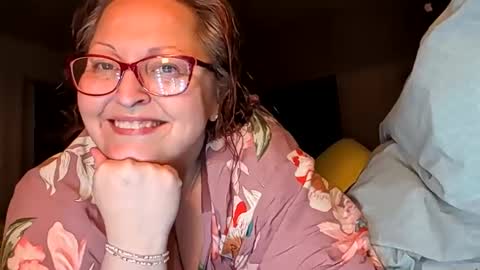 Snapshot of sarahhstarr chatting on 3, 2, 2026 MamaStarr online show from 3, 2, 2026