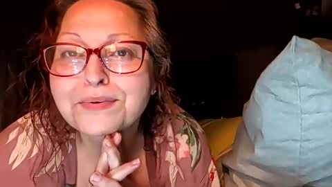 Snapshot of sarahhstarr chatting on 3, 2, 2026 MamaStarr online show from 3, 2, 2026