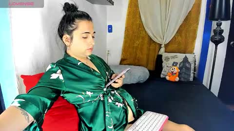 Snapshot of sarahjey chatting on 8, 3, 2026 SARAHJEY online show from 8, 3, 2026