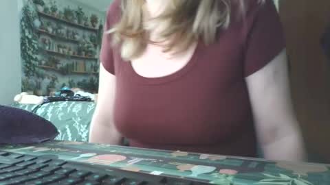 Snapshot of sarahpmummy chatting on 26, 5, 2026 Sarah online show from 26, 5, 2026