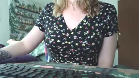 Snapshot of sarahpmummy chatting on 27, 5, 2026 Sarah online show from 27, 5, 2026