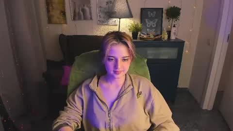 Snapshot of sarahshelby chatting on 5, 6, 2026 Sarah online show from 5, 6, 2026