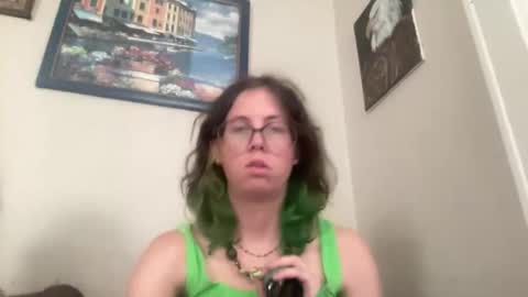 Snapshot of sarahsmilesxo chatting on 25, 5, 2026 Sarah Smiles online show from 25, 5, 2026