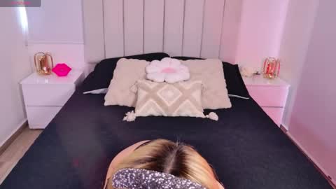 Sara jones   online show from 14, 4, 2026