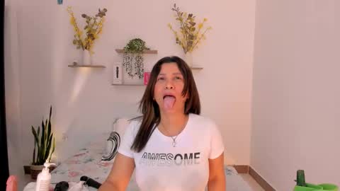 sararamirez43 online show from 4, 12, 2025