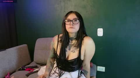 Snapshot of saratrita chatting on 9, 6, 2026 Sara Herrera online show from 9, 6, 2026
