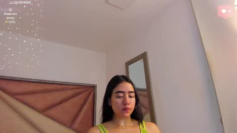 Snapshot of sarawagner_ chatting on 10, 7, 2026 online show from 10, 7, 2026