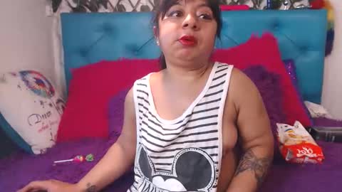 Snapshot of sarawiills chatting on 6, 5, 2026 Sara Wills online show from 6, 5, 2026