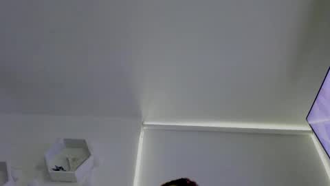 Saray  online show from 15, 9, 2025