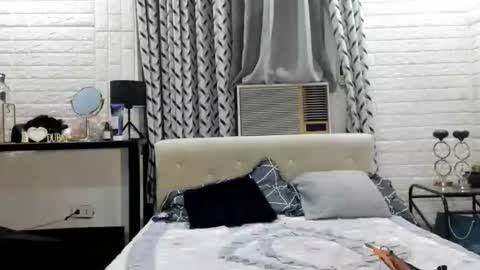 Snapshot of sasha_hale_ chatting on 14, 9, 2025 My name is Sasha I will be glad if you spend your time with me 3 you can DM me if you need me online show from 14, 9, 2025