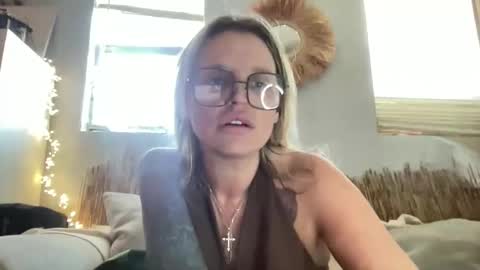 Snapshot of sashabby3 chatting on 3, 5, 2026 sashabby3 online show from 3, 5, 2026