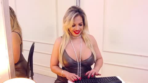 Snapshot of sashavaughn chatting on 28, 12, 2024 Sasha online show from 28, 12, 2024