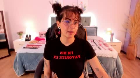 saskia_vellour online show from 24, 4, 2026
