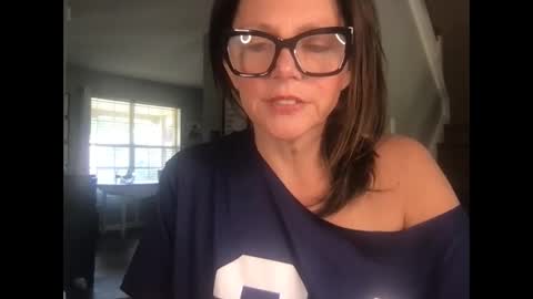 Snapshot of sassynsweetmilf chatting on 20, 5, 2026 sassynsweetmilf online show from 20, 5, 2026