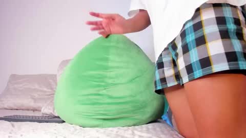     online show from 17, 12, 2025