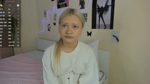 satinpresence online show from 10, 6, 2026