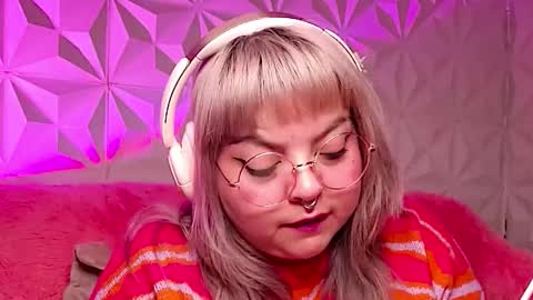 Gina George online show from 5, 12, 2025