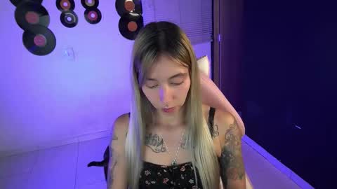 Snapshot of saucy_jenn1 chatting on 10, 5, 2026 I AM JENN online show from 10, 5, 2026