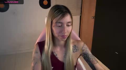 Snapshot of saucy_jenn1 chatting on 5, 6, 2026 I AM JENN online show from 5, 6, 2026