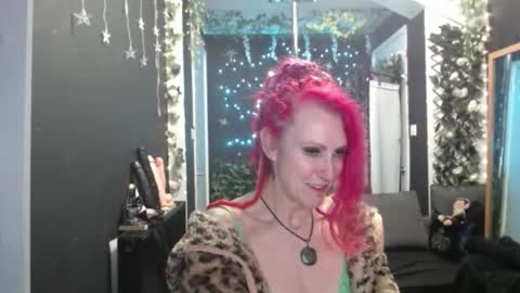 SaucySky online show from 27, 11, 2025