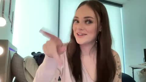 Snapshot of savannahgracewaters chatting on 17, 5, 2026 Savannah Waters online show from 17, 5, 2026