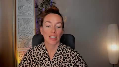Snapshot of save_the_qween chatting on 30, 6, 2026 save the qween online show from 30, 6, 2026