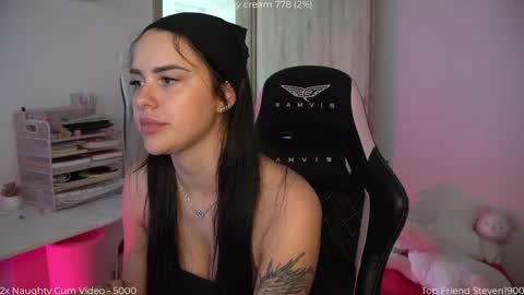 Snapshot of savvage_play chatting on 27, 5, 2026 Naomi online show from 27, 5, 2026