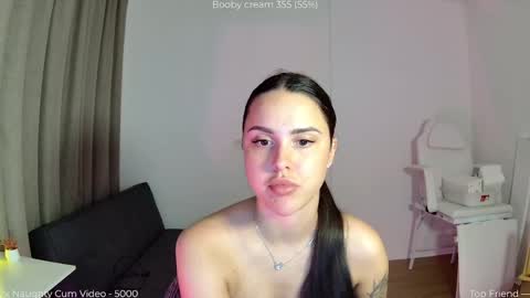 Snapshot of savvage_play chatting on 1, 6, 2026 Naomi online show from 1, 6, 2026