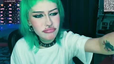 pronoun she. name Mary. age 21. online show from 26, 2, 2026