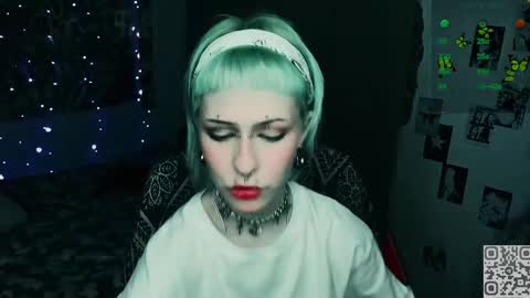 pronoun she. name Mary. age 21. online show from 24, 3, 2026