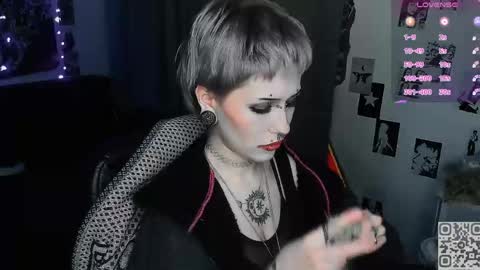 pronoun she. name Mary. age 21. online show from 14, 4, 2026