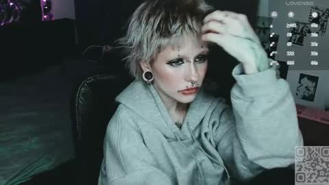 Snapshot of say_mary chatting on 13, 5, 2026 pronoun she. name Mary. age 21. online show from 13, 5, 2026