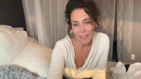 Good Girls Say Please...and Thank You online show from 26, 2, 2025