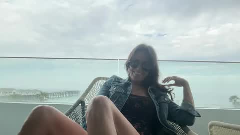 Good Girls Say Please...and Thank You online show from 22, 9, 2025