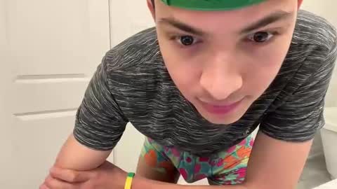 sbouchikh03 online show from 20, 12, 2025