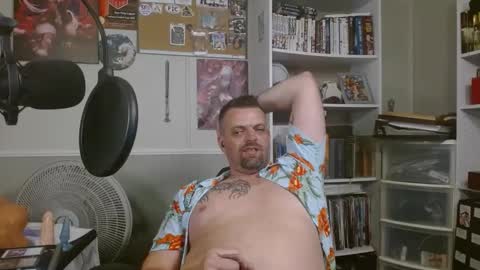 Snapshot of scarecrow2wm chatting on 20, 9, 2025 Kent Clark online show from 20, 9, 2025